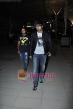 Ranbir Kapoor arrive from Bangalore Anjaana Anjaani Promotions in Airport, Mumbai on 29th Sept 2010 (2)~0.JPG